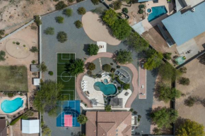 Pickleball Cornhole Basketball Court Tons of space at Paradise Heights Retreat